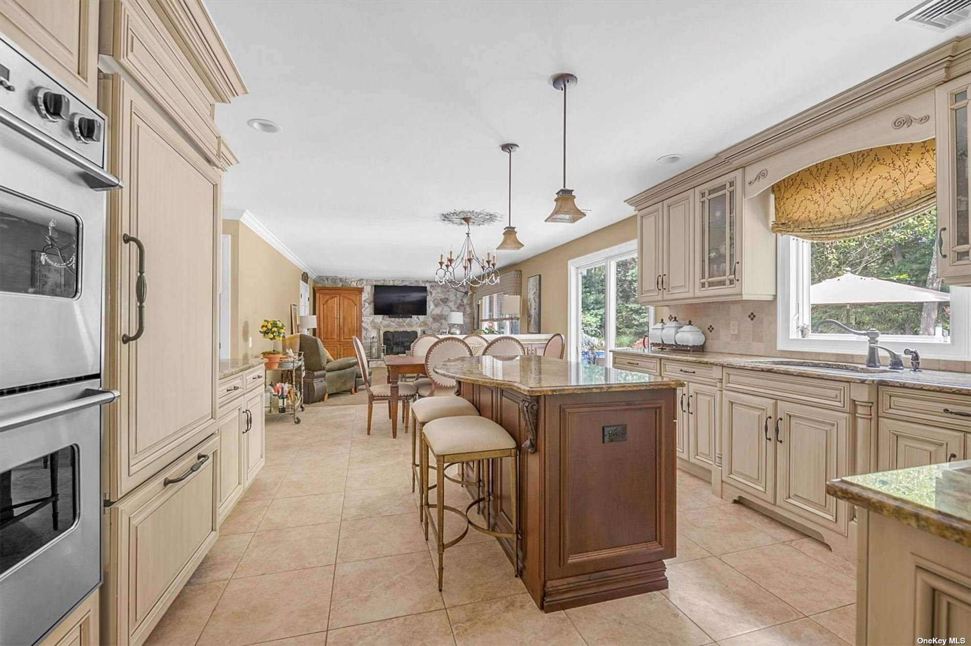 Property for Sale at 6 Northside Circle, Smithtown, Hamptons, NY - Bedrooms: 5 
Bathrooms: 4  - $1,299,000