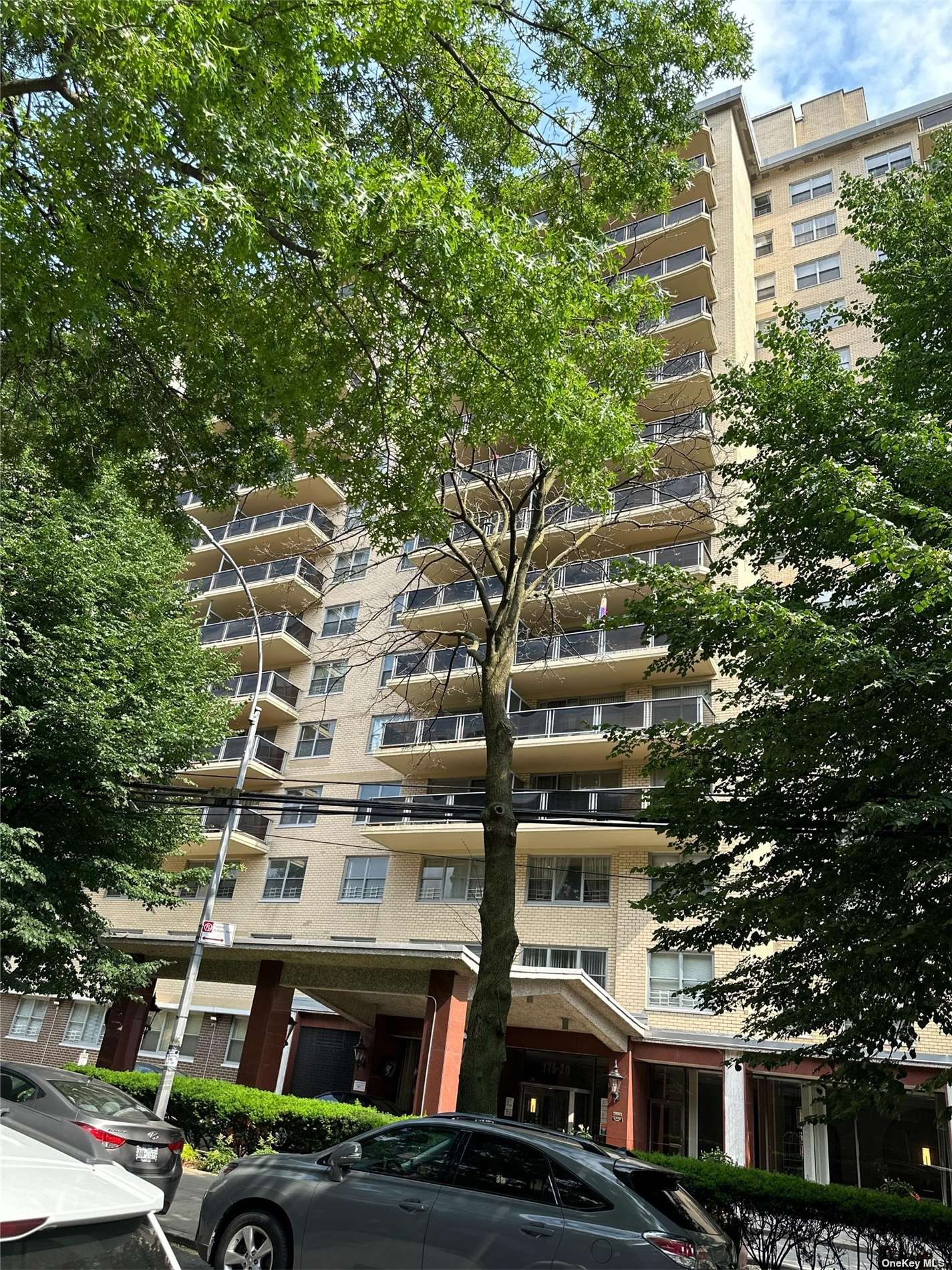 Property for Sale at Wexford Terrace 3N, Jamaica Estates, Queens, NY - Bedrooms: 1 
Bathrooms: 1 
Rooms: 4  - $249,000