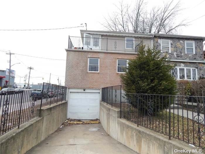 14638 176th Street, Jamaica, Queens, NY - 4 Bedrooms  
2 Bathrooms  
8 Rooms - 