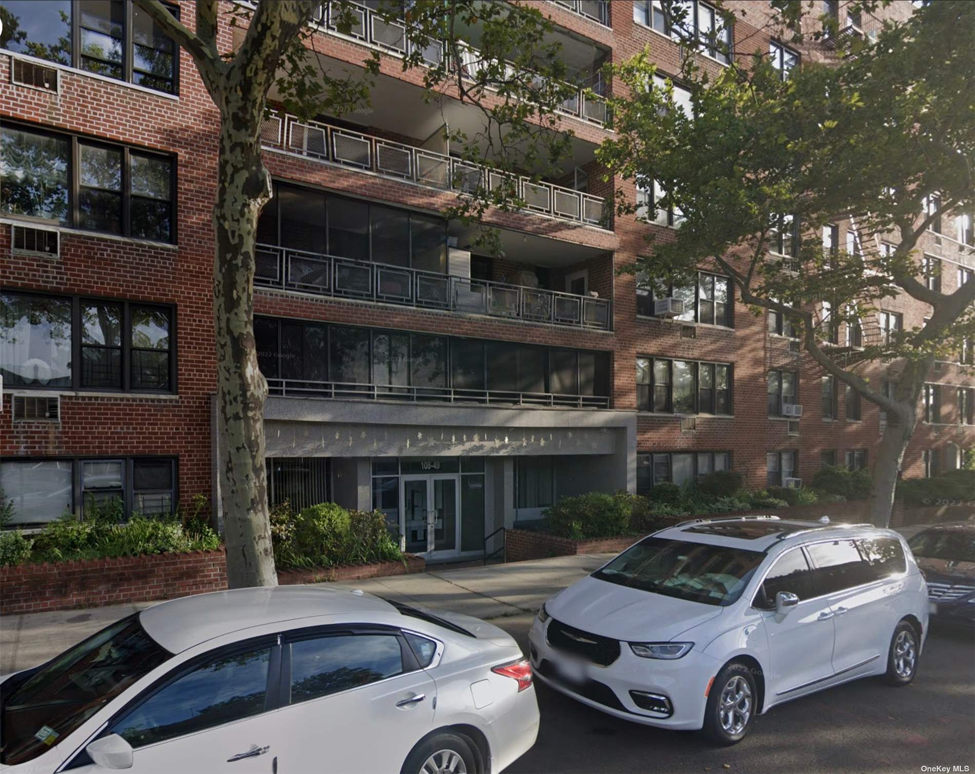 10849 63rd Avenue 4P, Forest Hills, Queens, NY - 2 Bedrooms  
2 Bathrooms  
5 Rooms - 