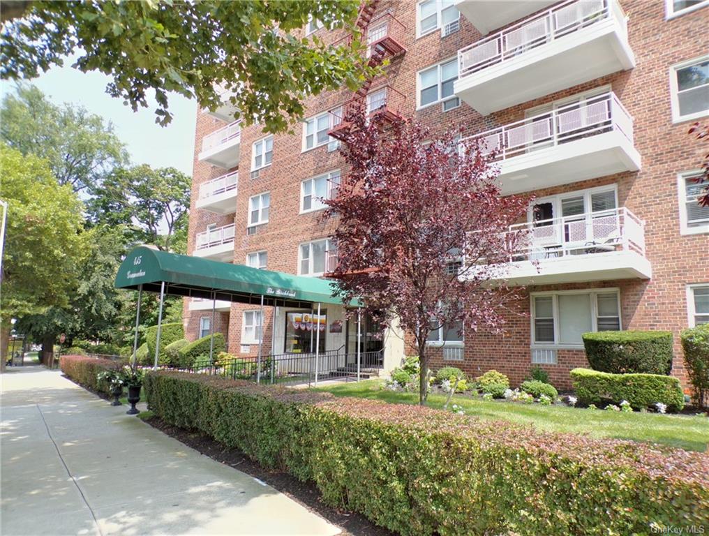 415 Gramatan Avenue #3E, Mount Vernon, New York image 1