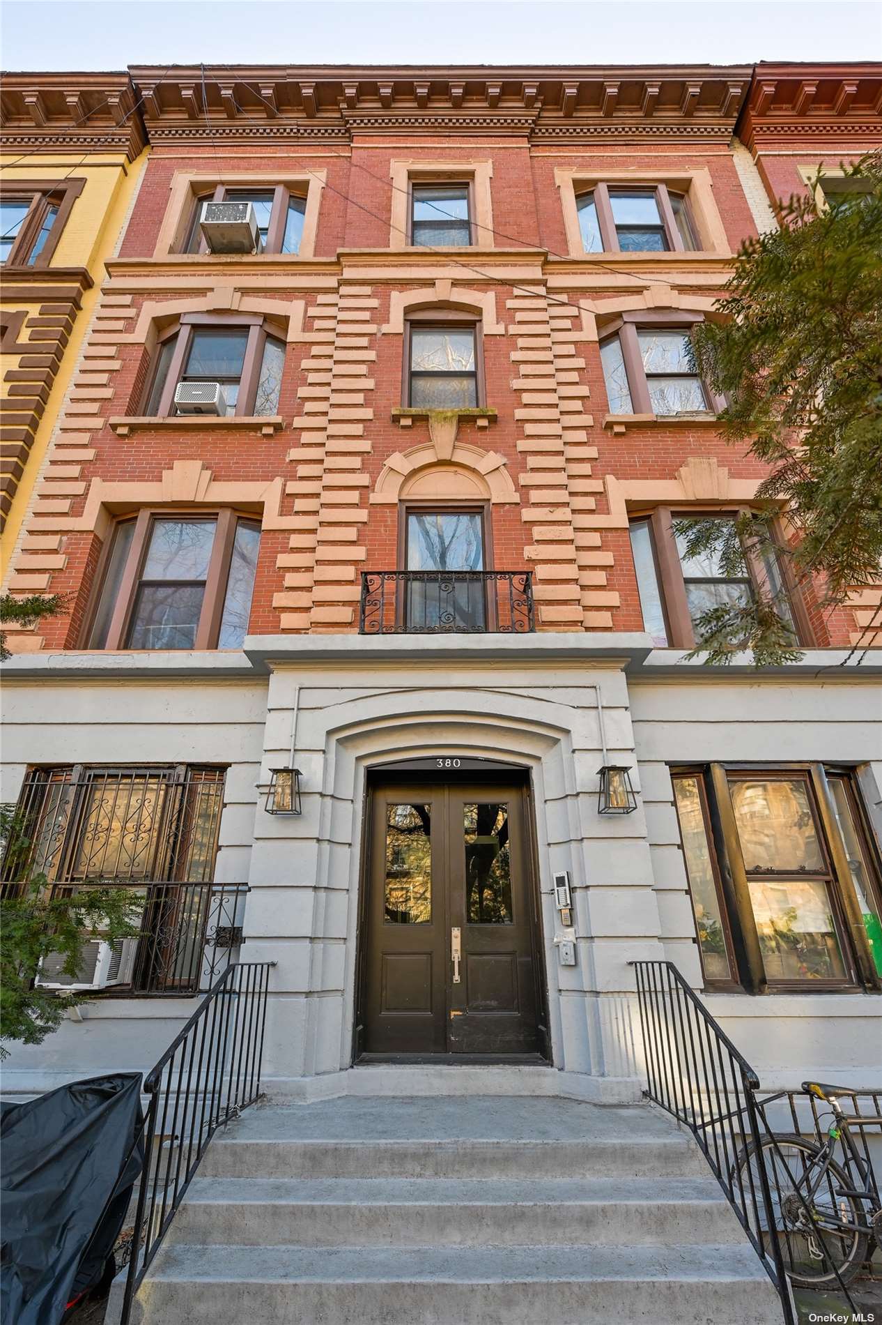 380 Saint John's Pl.