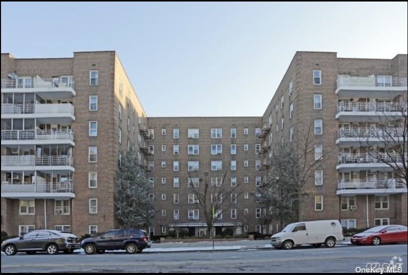 Property for Sale at 6259 108 Street 4P, Forest Hills, Queens, NY - Bedrooms: 2 
Bathrooms: 1 
Rooms: 4  - $389,000