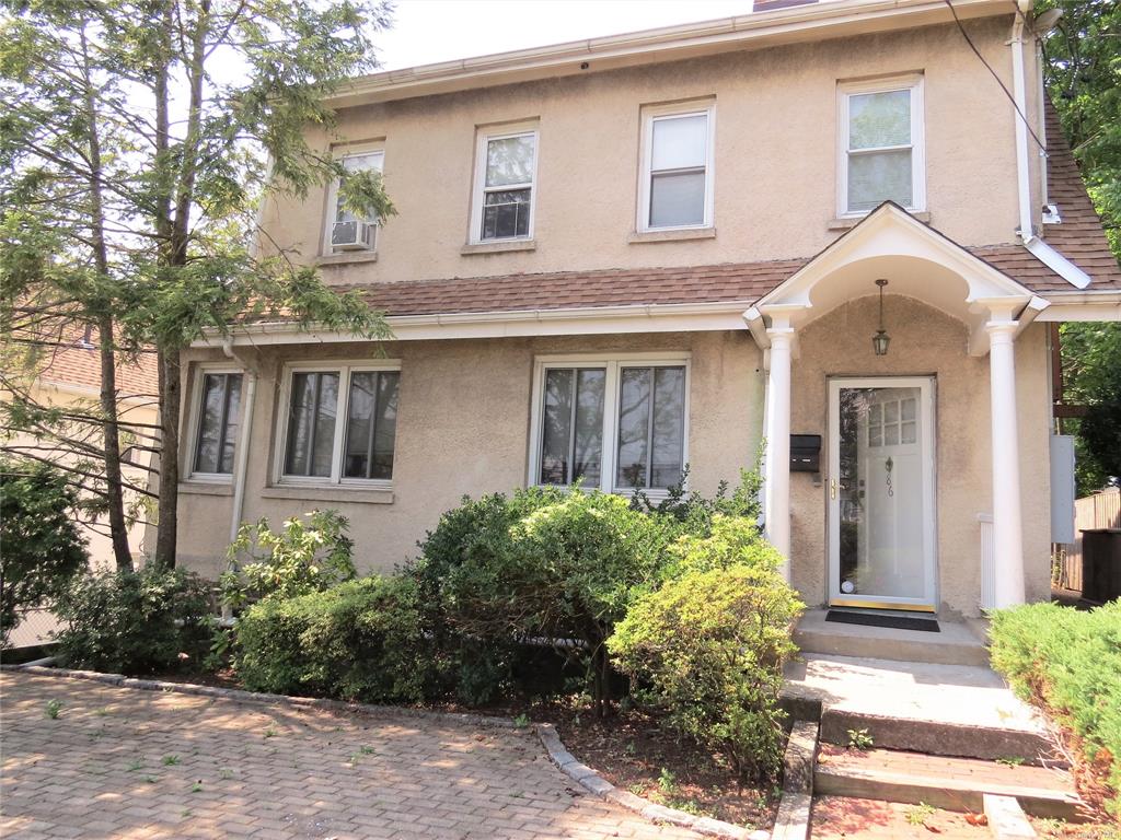 86 Prospect Street, Port Chester, New York - 2 Bedrooms  
1 Bathrooms  
5 Rooms - 