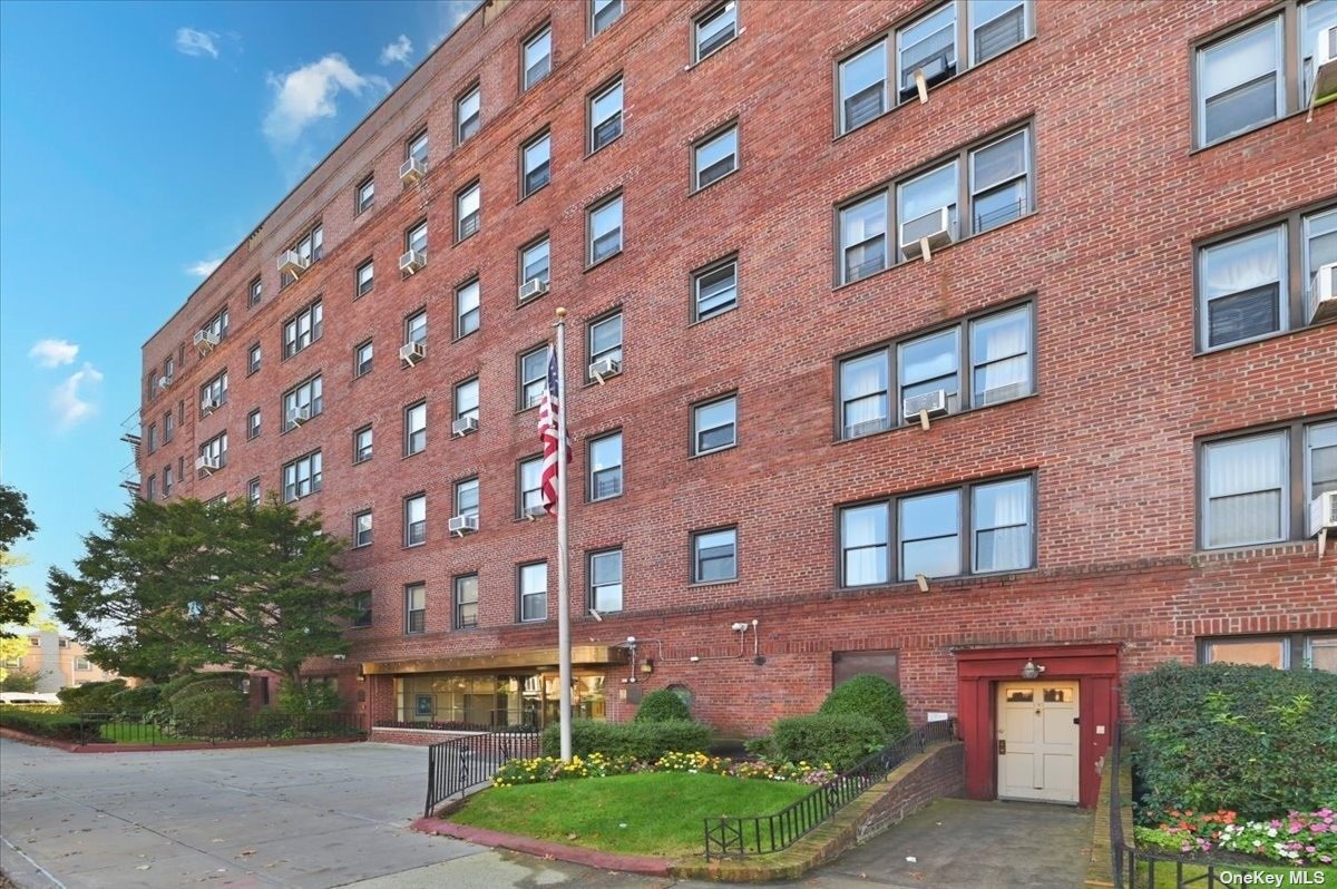 143-50 Hoover Avenue #617, Briarwood, New York image 1