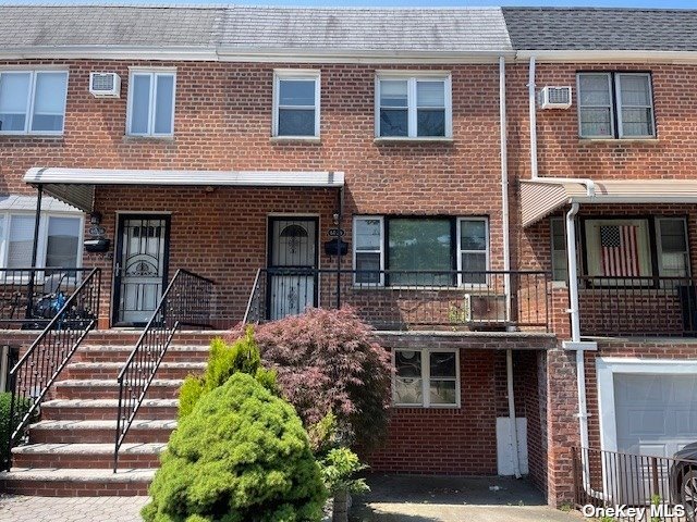 6024 77th Street, Middle Village, Queens, NY - 3 Bedrooms  
1 Bathrooms  
6 Rooms - 