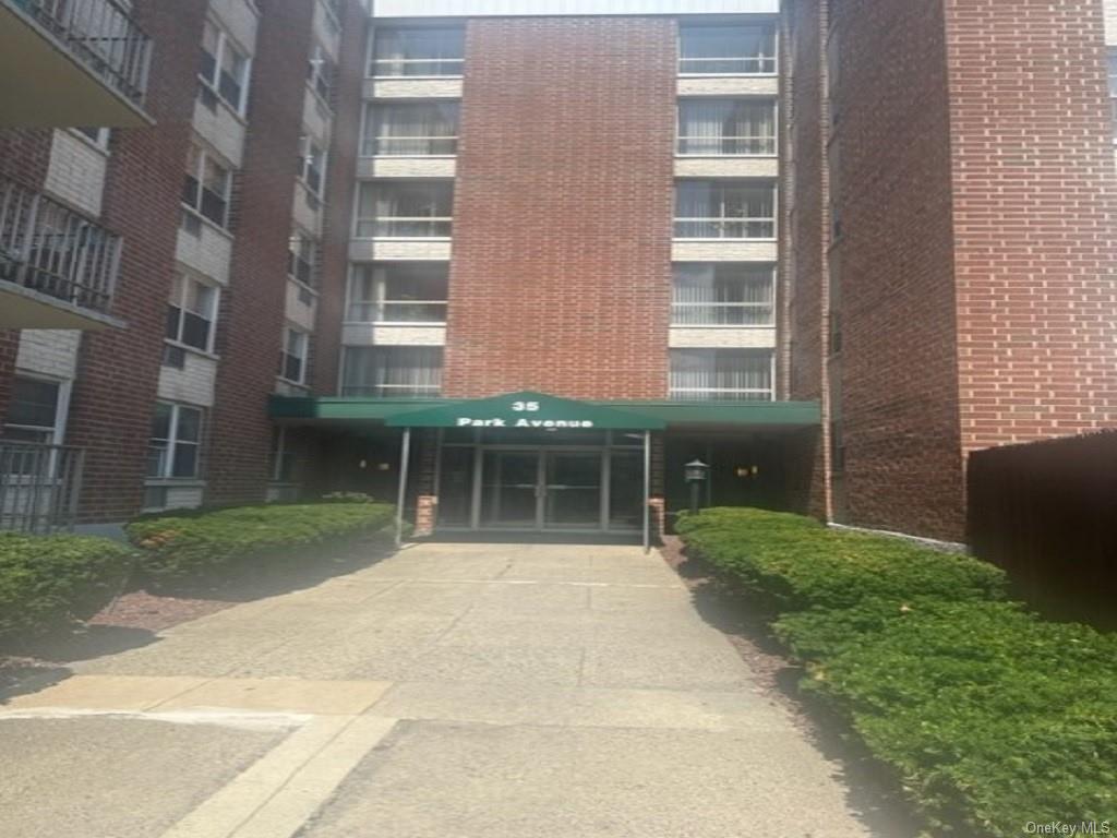 35 Park Avenue #1M, Suffern, New York image 1