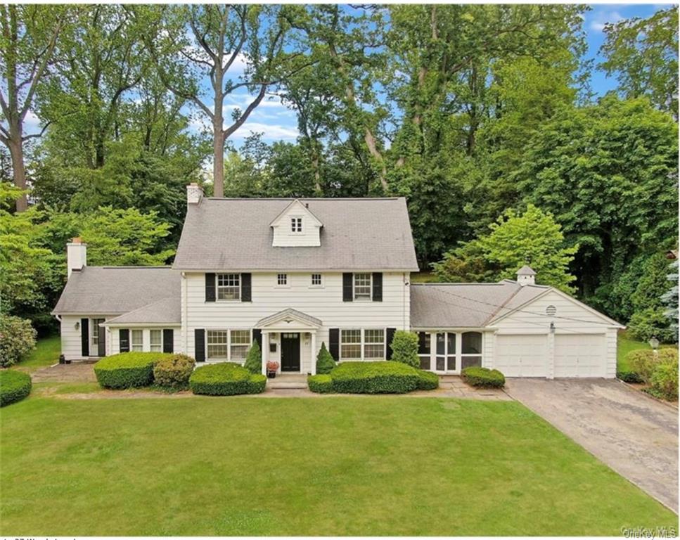 Rental Property at 27 Woods Lane, Scarsdale, New York - Bedrooms: 6 
Bathrooms: 4 
Rooms: 11  - $8,000 MO.