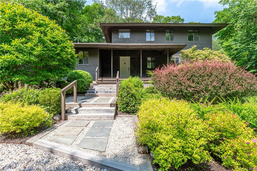 Photo 1 of 2 Arrowhead Lane, Armonk, New York, $1,225,000, Web #: 6306318