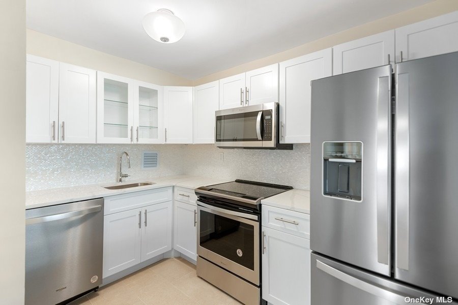 16631 9th Avenue 4B, Beechhurst, Queens, NY - 3 Bedrooms  
1 Bathrooms  
5 Rooms - 