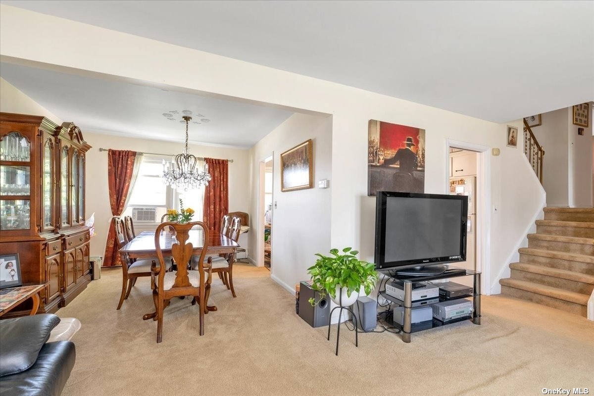 Photo 5 of 21 of 345 Roosevelt Avenue house