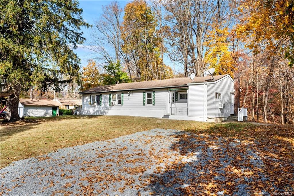 Rental Property at 164 Pine Hill Road 4, Highland Mills, New York - Bedrooms: 2 
Bathrooms: 1 
Rooms: 4  - $2,000 MO.