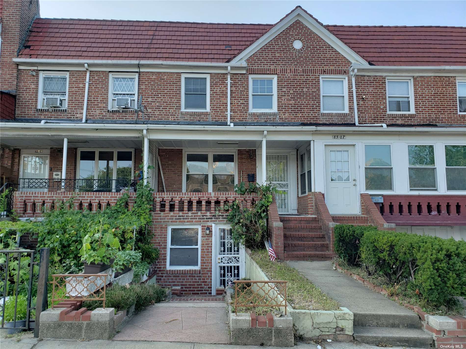 8505 Eliot Avenue, Middle Village, Queens, NY - 3 Bedrooms  
2 Bathrooms  
6 Rooms - 