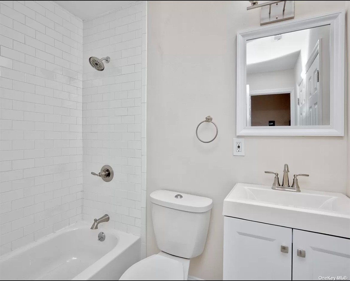 130 Fairview Circle #130, Middle Island, New York image 6