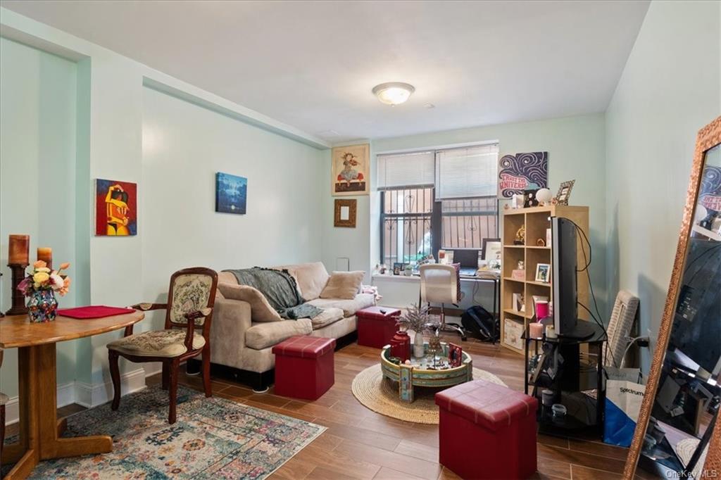 View New York, NY 10034 co-op property