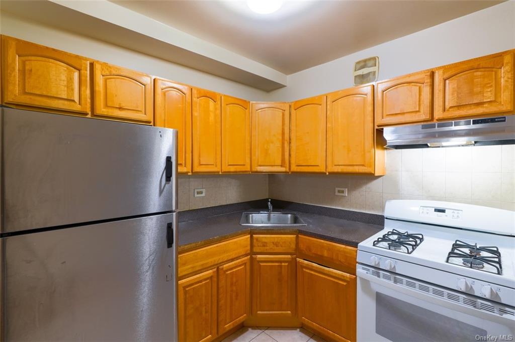 Property for Sale at 1219 Nelson Avenue 1219D, Bronx, New York - Bedrooms: 3 
Bathrooms: 2 
Rooms: 5  - $349,499