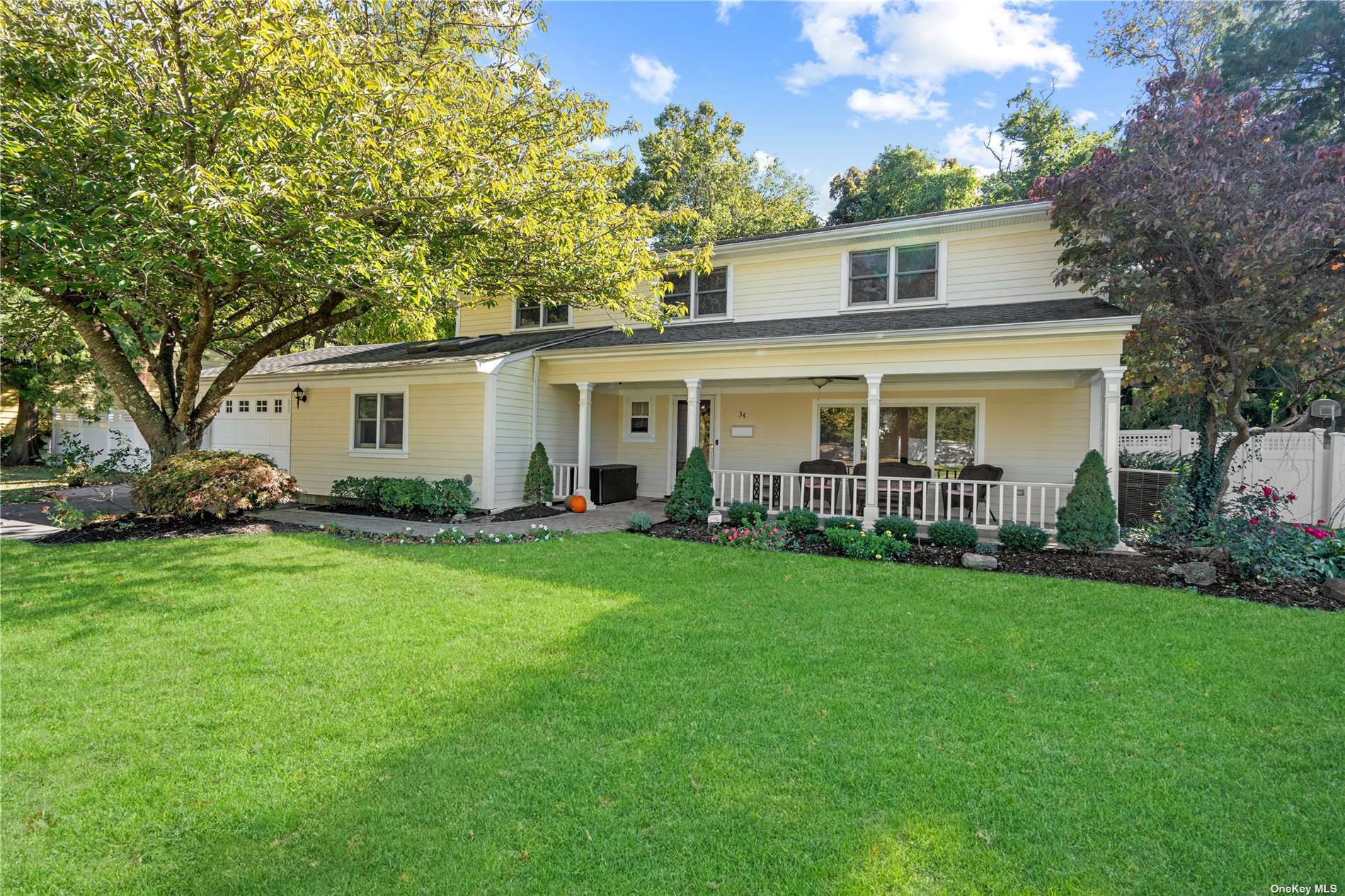 34 Daniel Drive, Glen Cove, New York image 1