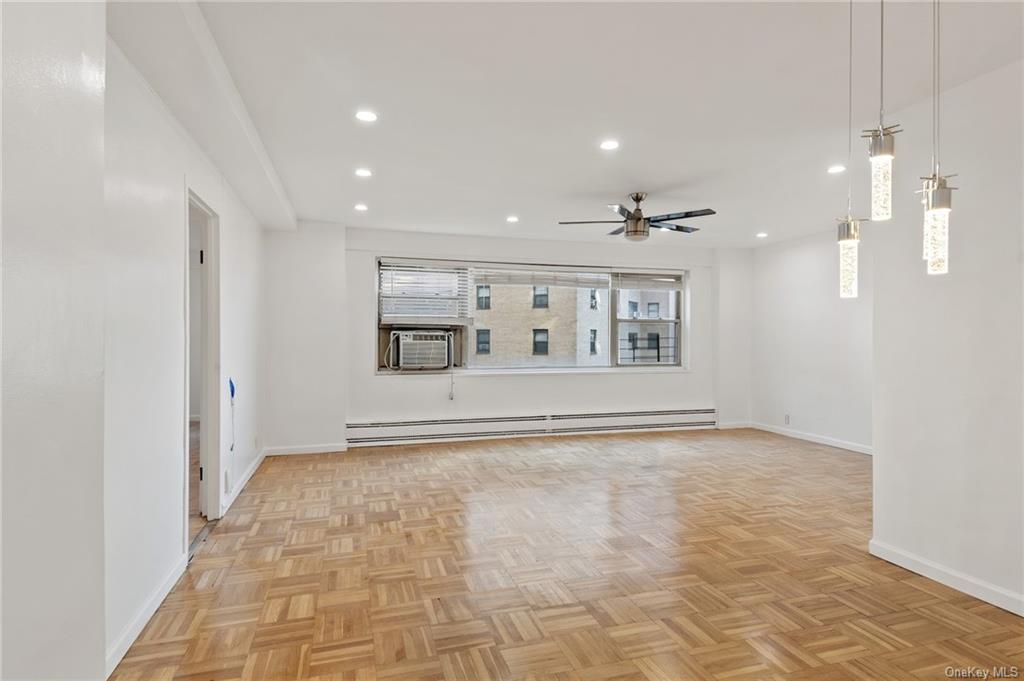 Property for Sale at 2 Fordham Oval 6H, Bronx, New York - Bedrooms: 1 
Bathrooms: 1 
Rooms: 4  - $184,000