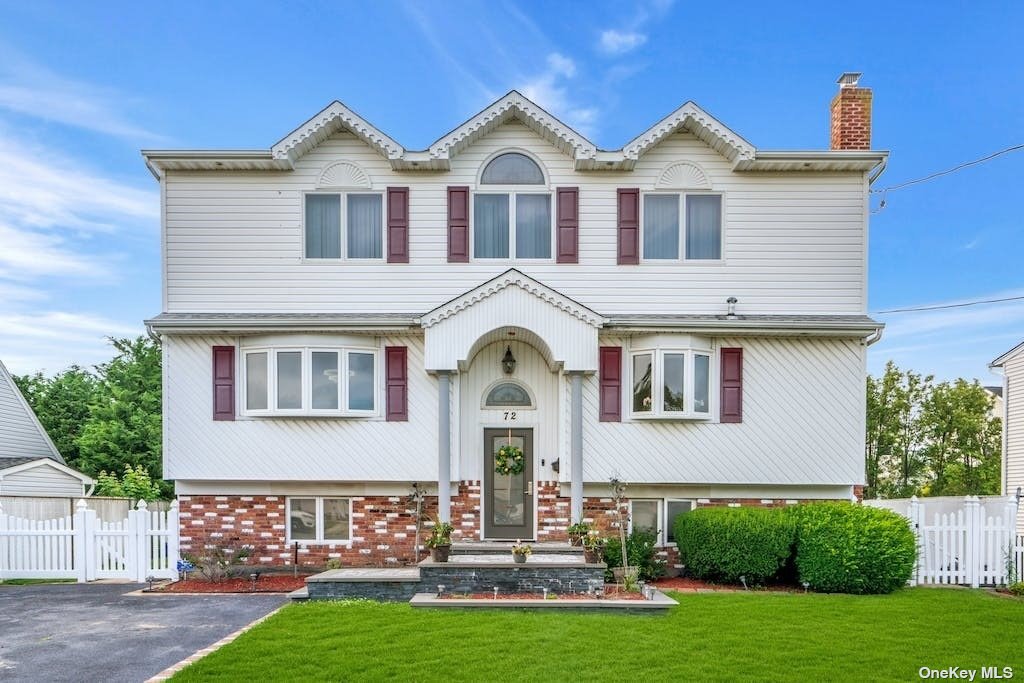 Photo 1 of 26 of 72 E Marine Avenue house