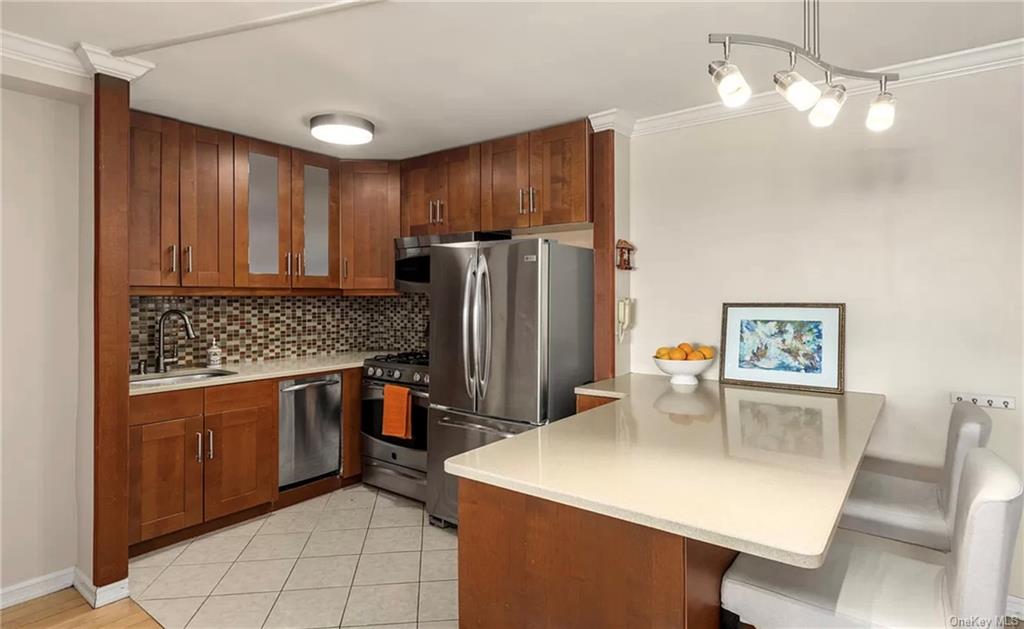 Property for Sale at 3960 54 Street 9F, Woodside, Queens, NY - Bedrooms: 1 
Bathrooms: 1 
Rooms: 4  - $490,000