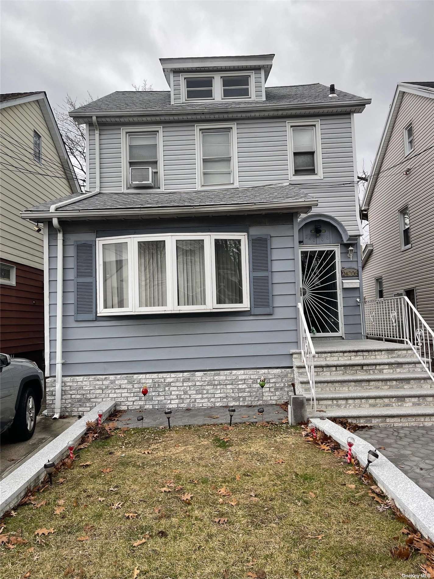 Property for Sale at 24006 143rd Avenue, Rosedale, Queens, NY - Bedrooms: 4 
Bathrooms: 3 
Rooms: 7  - $729,000