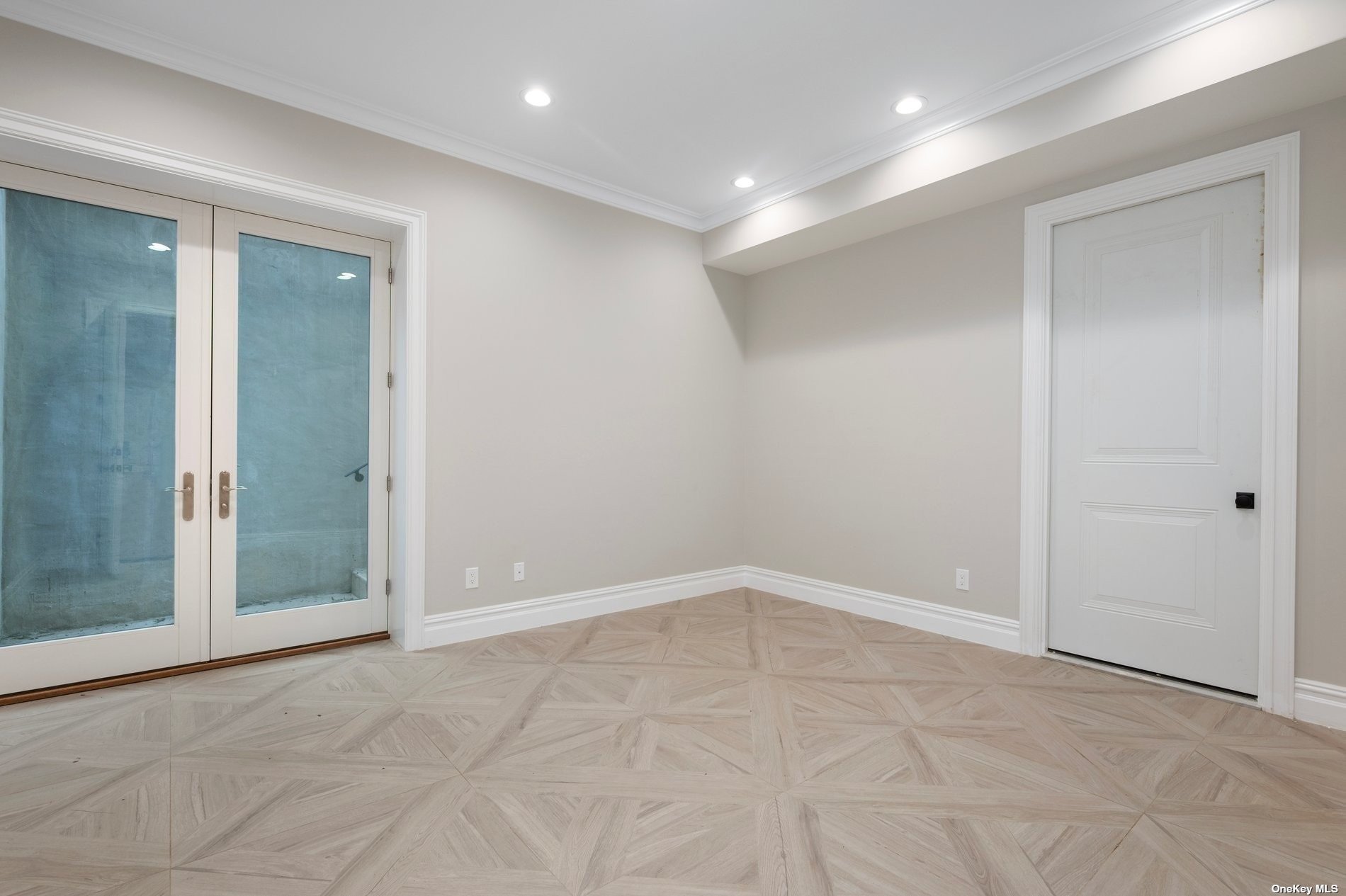 60 Koenig Drive Dr, Oyster Bay Cove, New York image 28