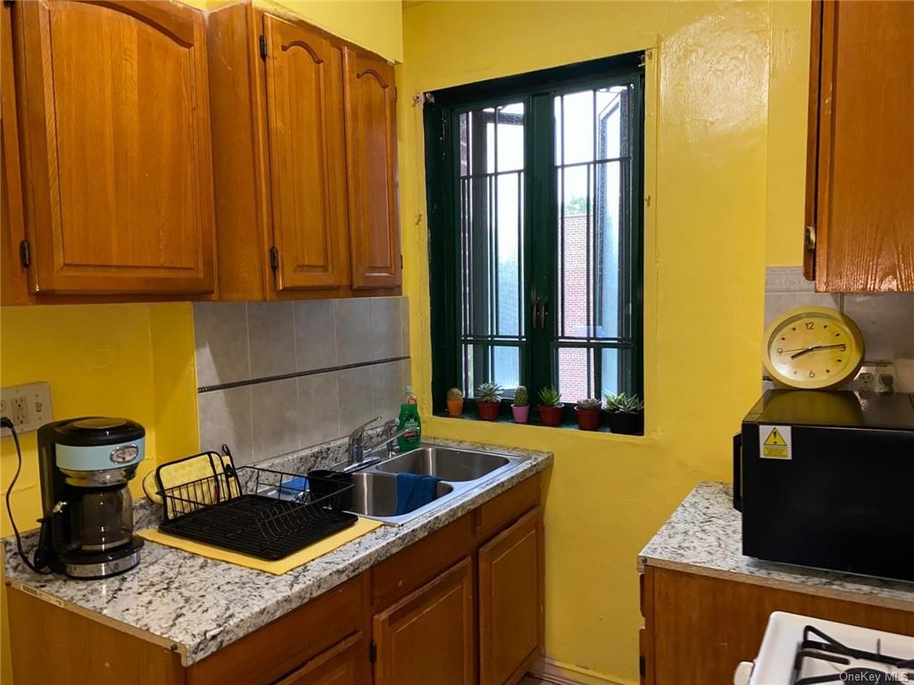 Property for Sale at 1598 Unionport Road 7G, Bronx, New York - Bedrooms: 1 
Bathrooms: 1 
Rooms: 3  - $190,000