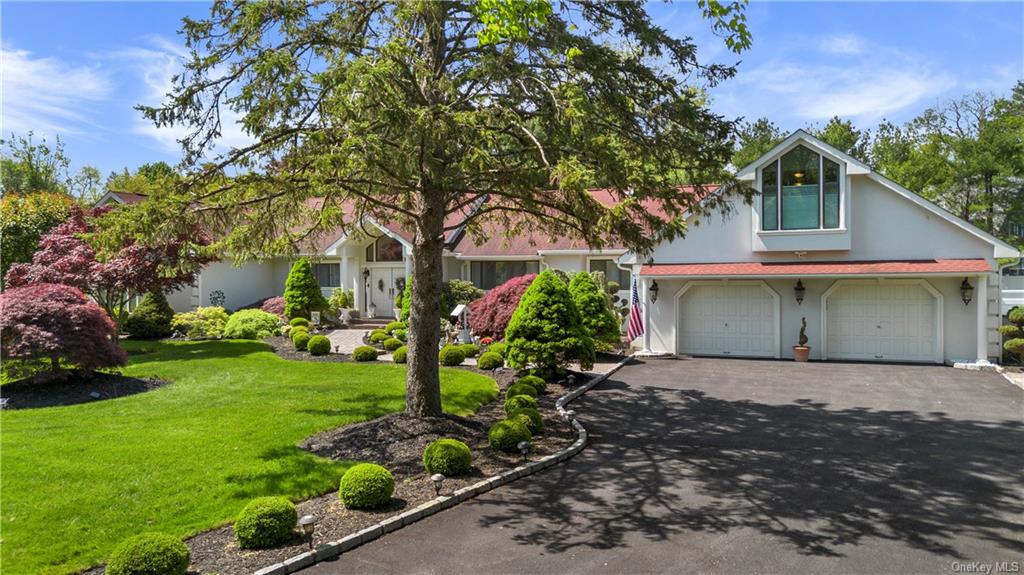 Property for Sale at 35 Palmer Lane, Thornwood, New York - Bedrooms: 5 
Bathrooms: 3 
Rooms: 10  - $1,995,000