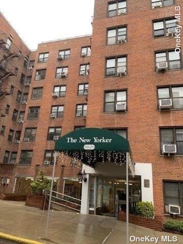 Property for Sale at 10325 68 Ave 4B, Forest Hills, Queens, NY - Bedrooms: 3 
Bathrooms: 2 
Rooms: 8  - $729,000