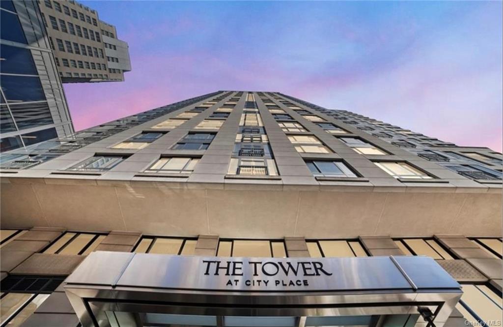 Rental Property at 10 City Place 9G, White Plains, New York - Bedrooms: 1 
Bathrooms: 2 
Rooms: 3  - $4,100 MO.