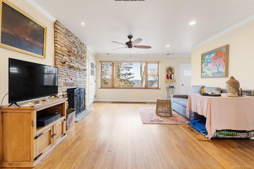 Photo 8 of 17 of 19 Bedford Avenue house