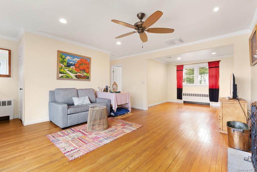 Photo 7 of 17 of 19 Bedford Avenue house