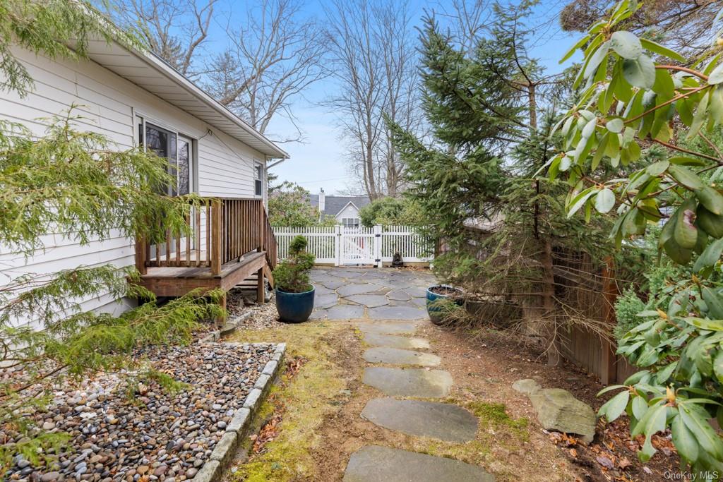 Photo 3 of 17 of 19 Bedford Avenue house