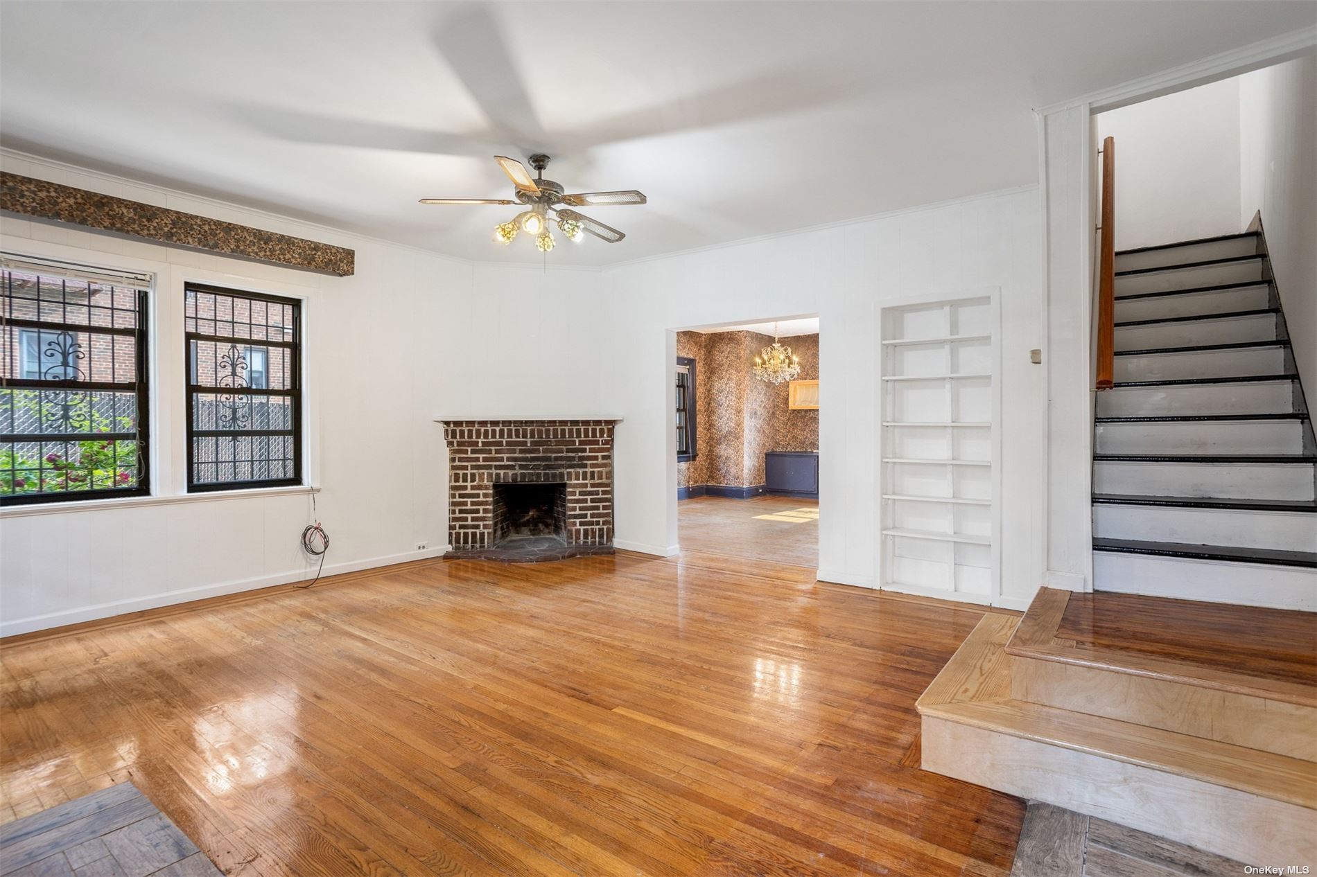 Photo 6 of 36 of 34-52 76th Street house