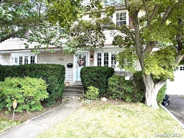 690 Carlyle Avenue, Franklin Square, New York image 28