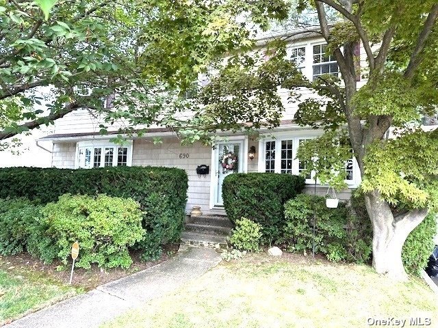 690 Carlyle Avenue, Franklin Square, New York image 27