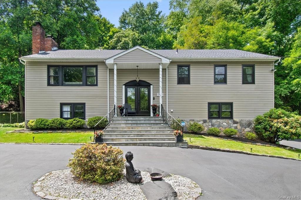 Property for Sale at 1476 Pleasantville Road, Briarcliff Manor, New York - Bedrooms: 4 
Bathrooms: 3 
Rooms: 10  - $1,099,000