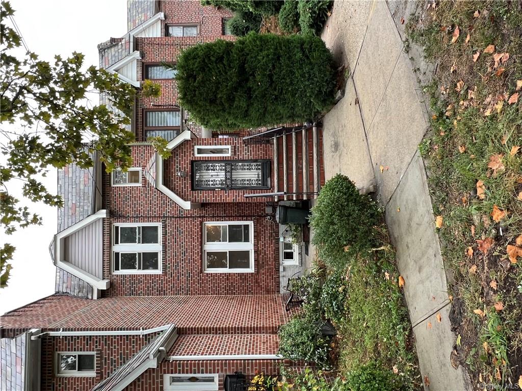 Property for Sale at 6215 Dry Harbor Road, Middle Village, Queens, NY - Bedrooms: 3 
Bathrooms: 2 
Rooms: 7  - $825,000