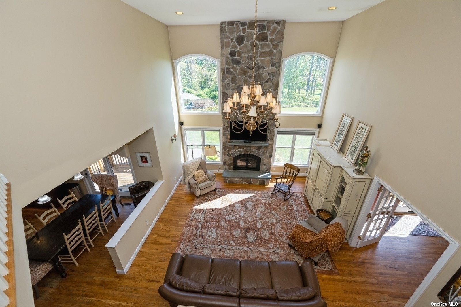 Photo 3 of 30 of 194 Stony Hollow Road house