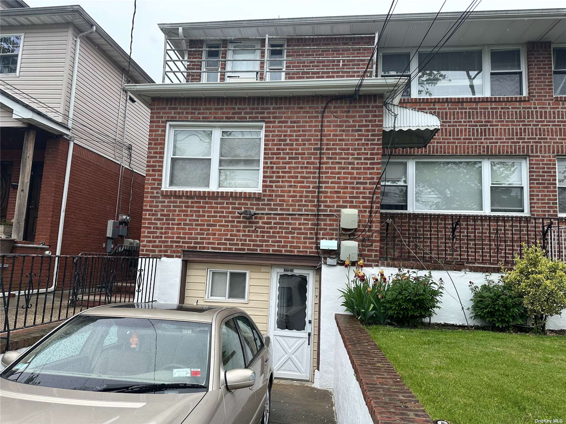 Property for Sale at 13724 228th Street, Laurelton, Queens, NY - Bedrooms: 6 
Bathrooms: 3 
Rooms: 10  - $999,000