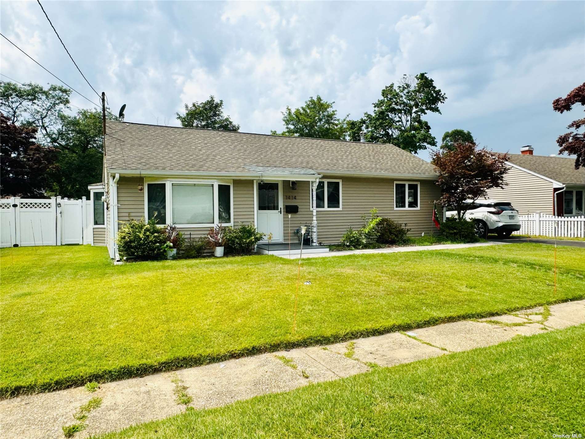 1414 Lombardy Boulevard, Bay Shore, New York image 2