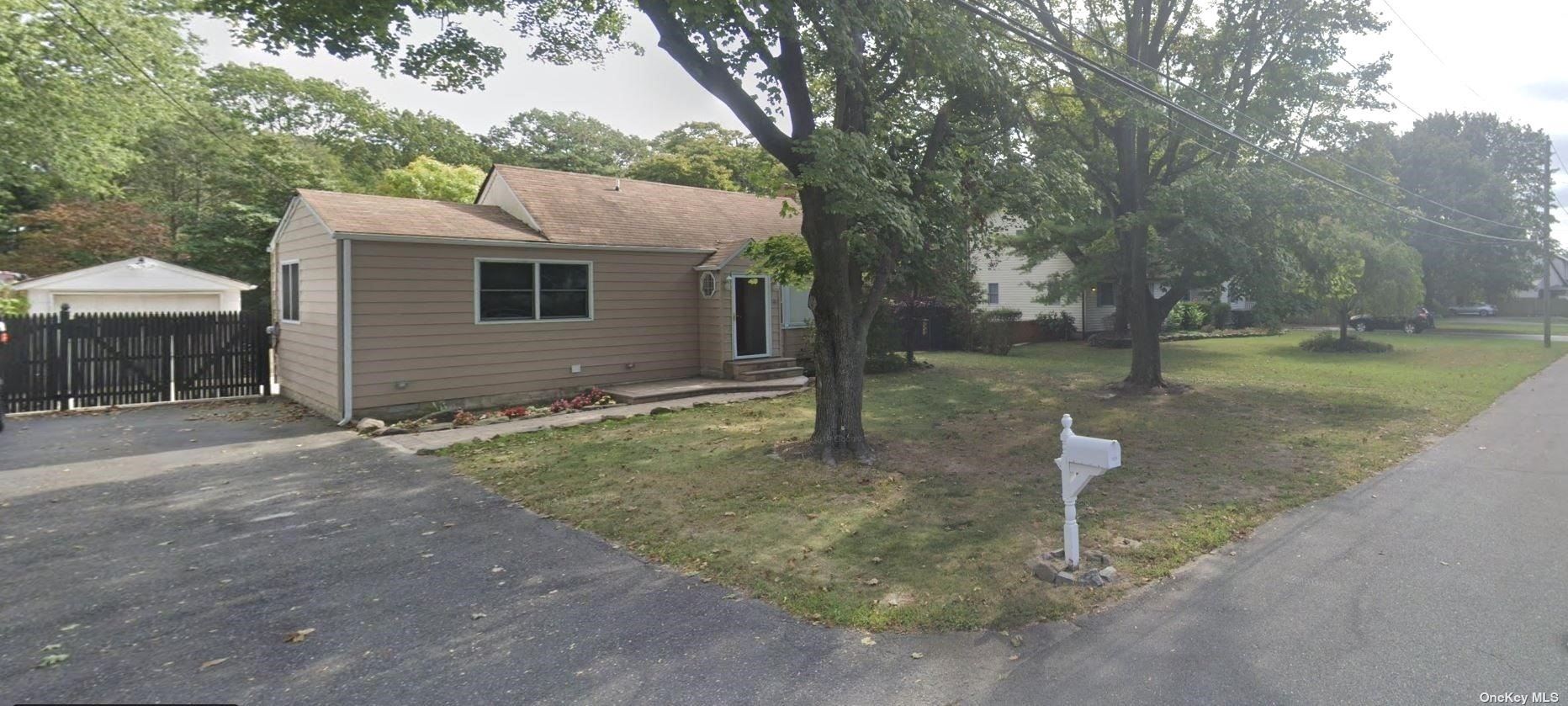 2539 Chestnut Avenue, Ronkonkoma, New York image 1