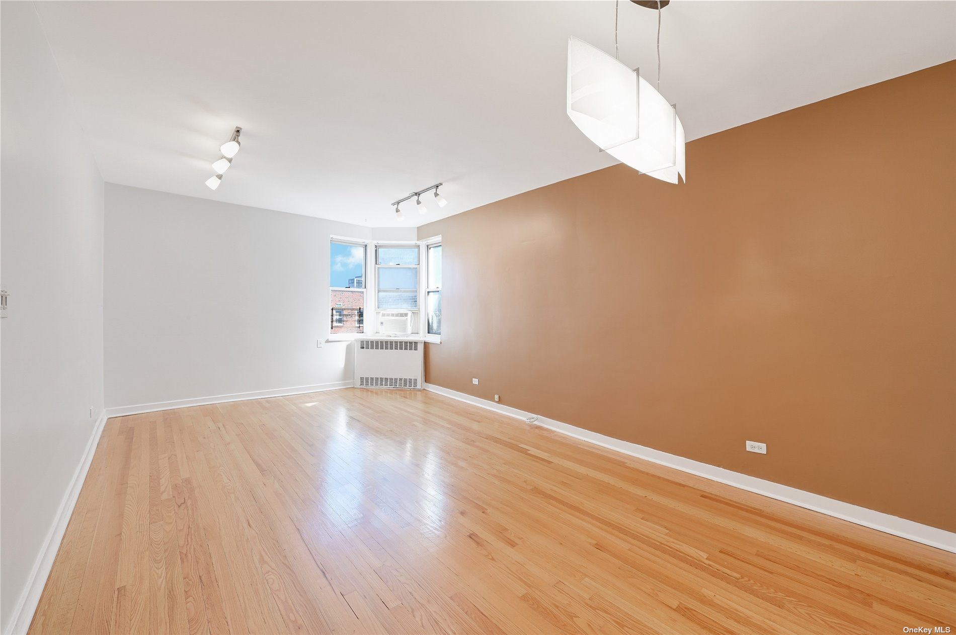 65-60 Wetherole Street #6F, Rego Park, New York image 1