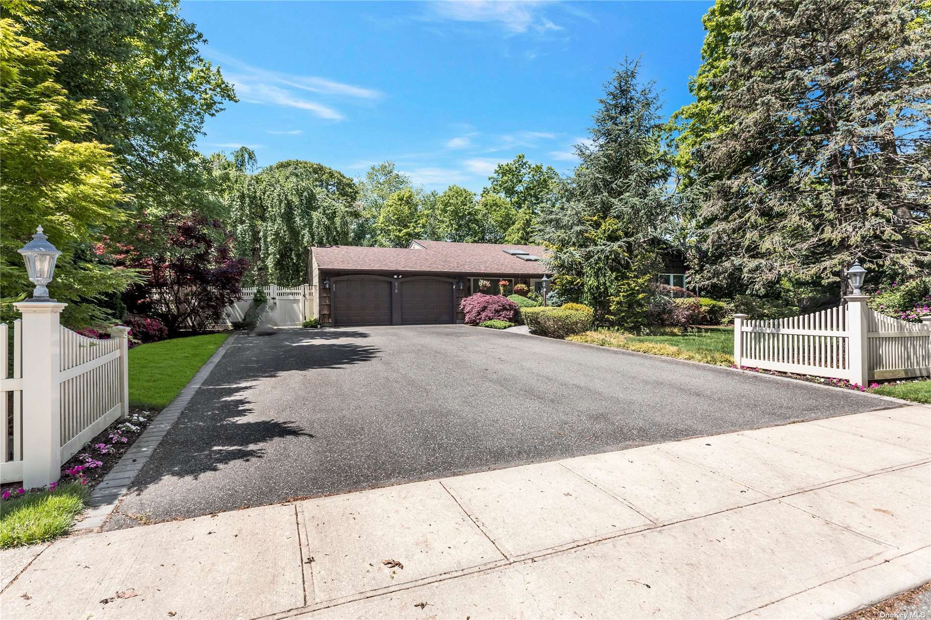 578 Terry Road, Hauppauge, New York image 30