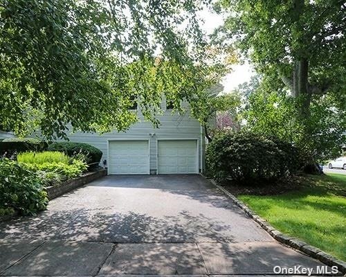 23 Dunedin Street, Smithtown, New York image 4