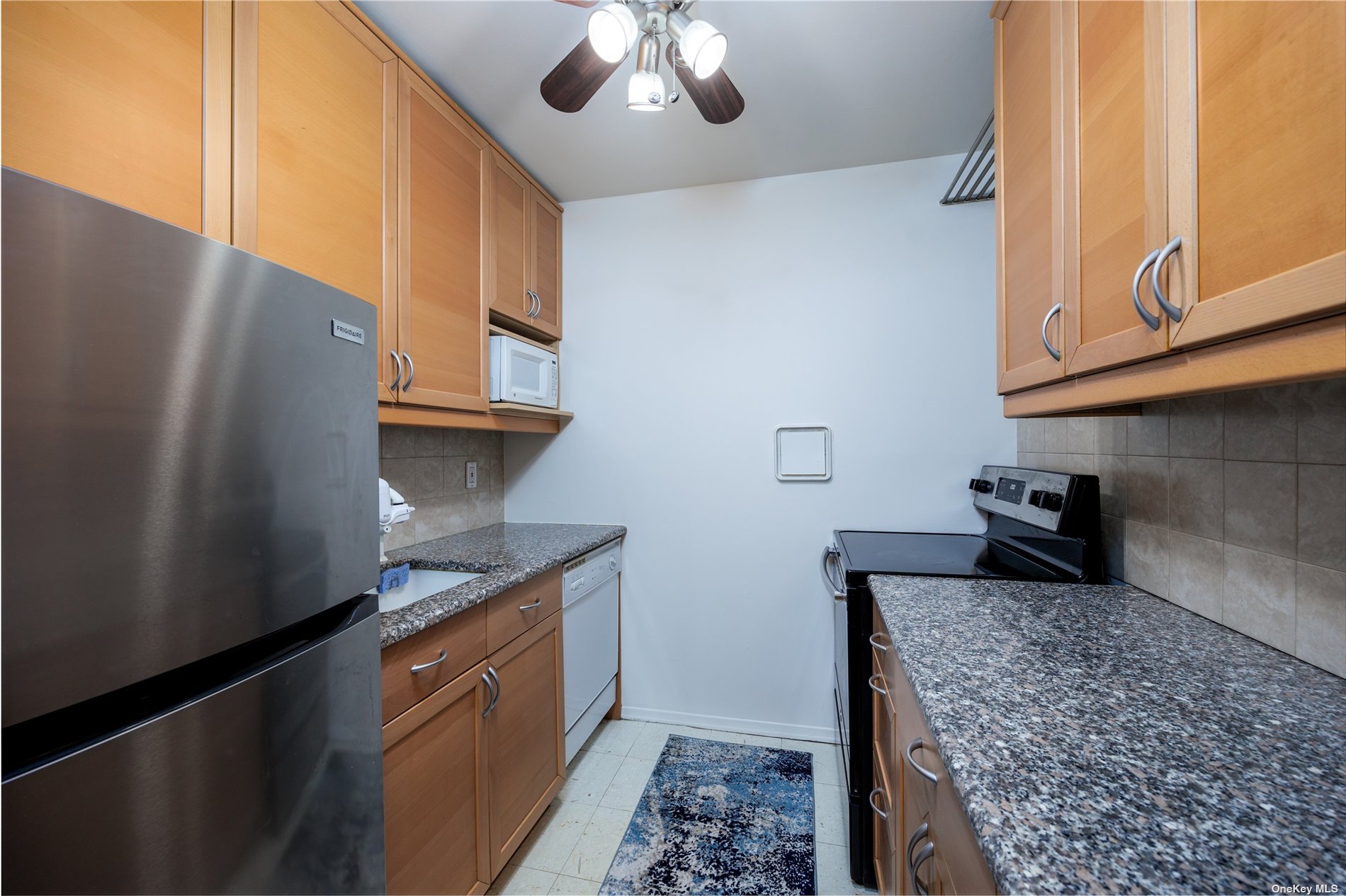Photo 9 of 18 of 90 S Park Avenue B10 co-op property