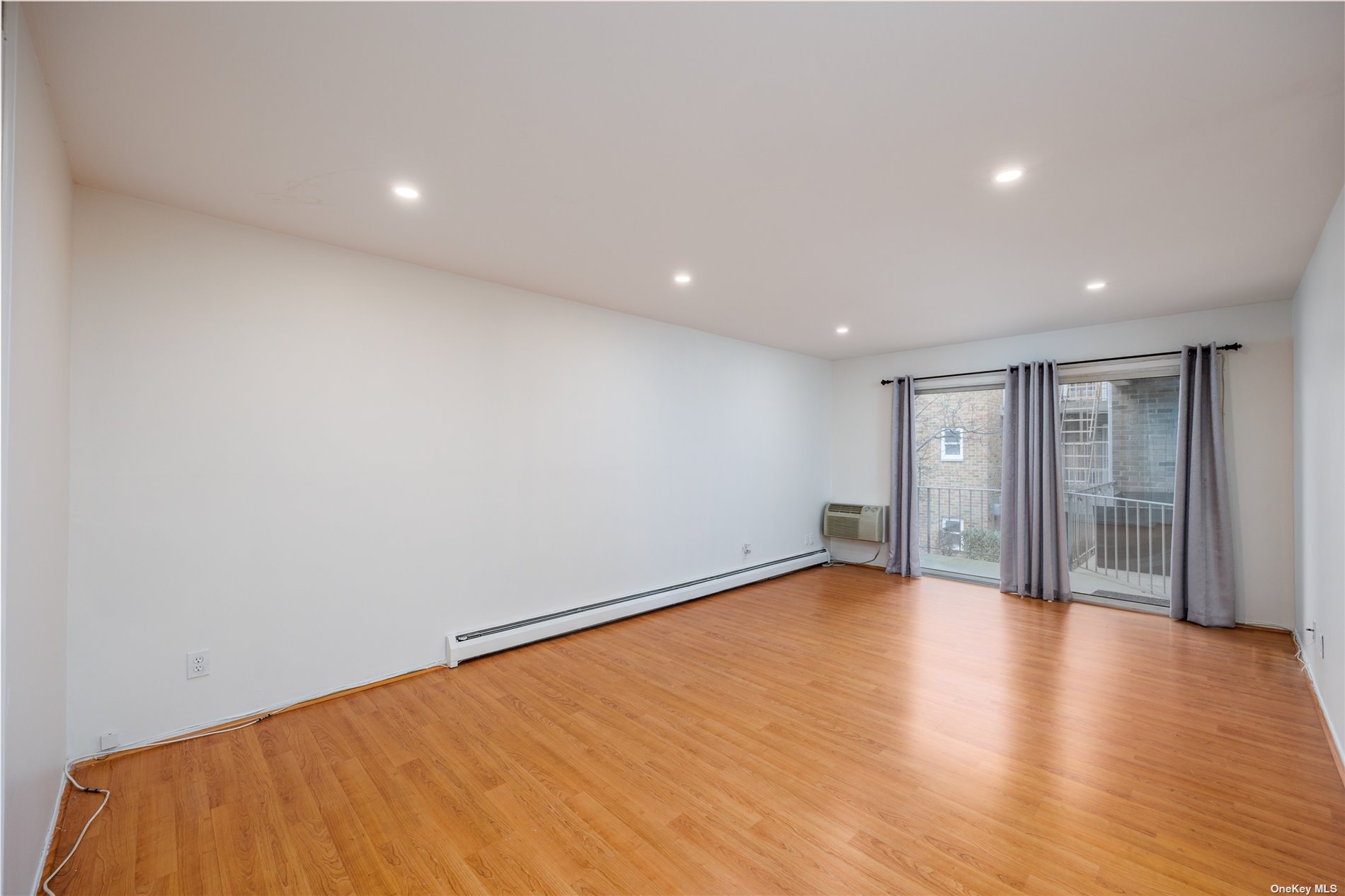 Photo 6 of 18 of 90 S Park Avenue B10 co-op property