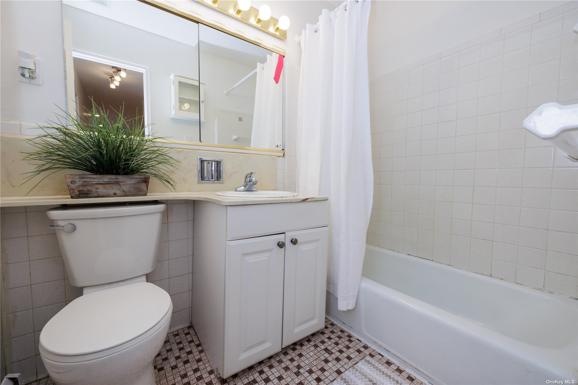 Photo 14 of 18 of 90 S Park Avenue B10 co-op property