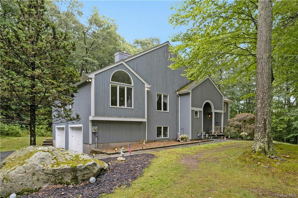 Property for Sale at 21 Millpond Lane, Holmes, New York - Bedrooms: 4 
Bathrooms: 3 
Rooms: 8  - $649,900