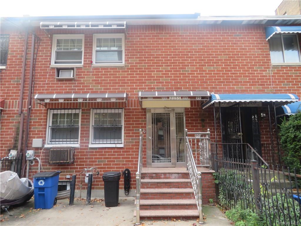 2155 Mapes Avenue, Bronx, New York - 3 Bedrooms  
2 Bathrooms  
6 Rooms - 